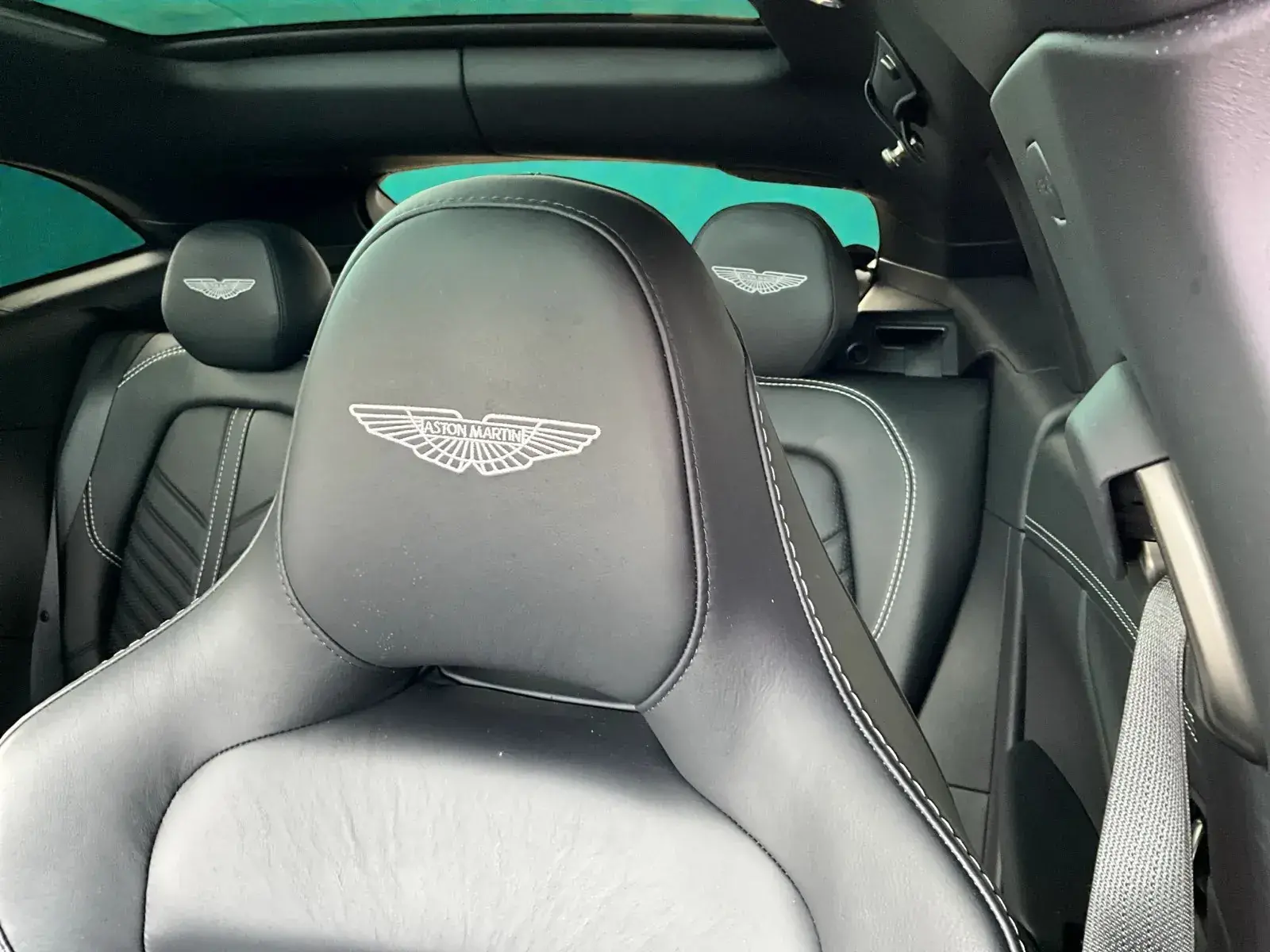 Aston Martin DB7 2022 4.0 Essence 700 Chevaux – Image 10