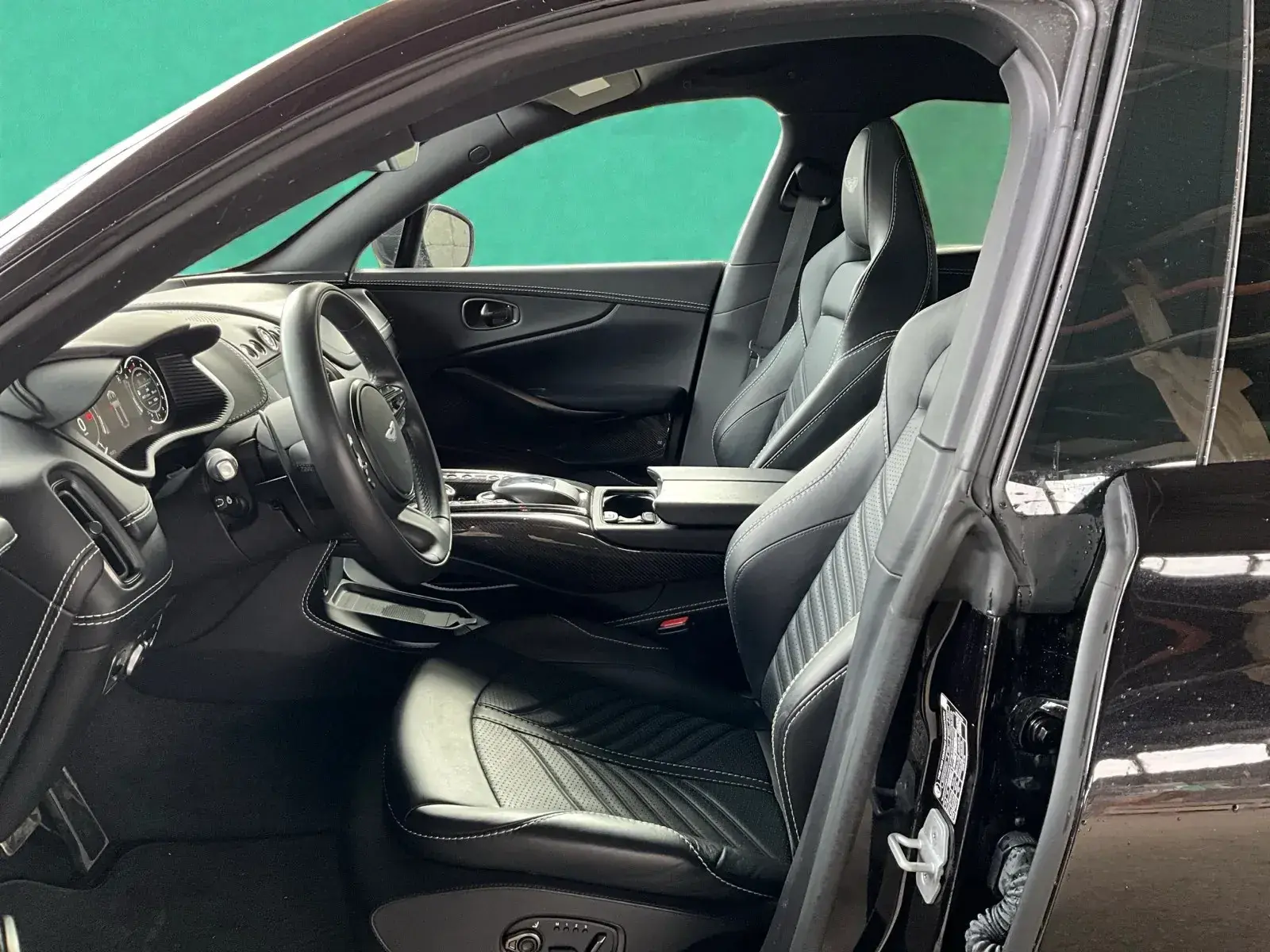 Aston Martin DB7 2022 4.0 Essence 700 Chevaux – Image 5