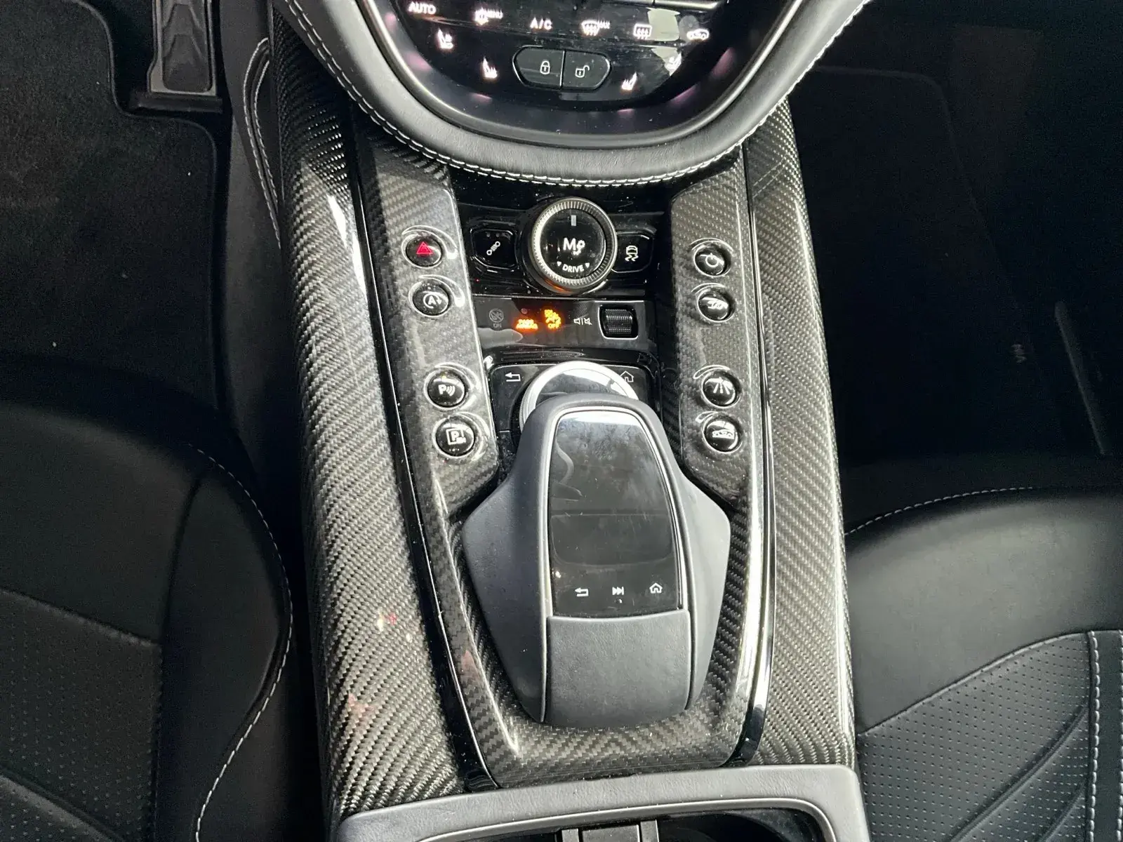 Aston Martin DB7 2022 4.0 Essence 700 Chevaux – Image 9